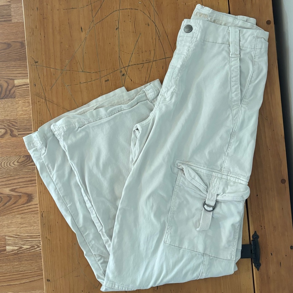Women’s American Eagle White Cargo Pants